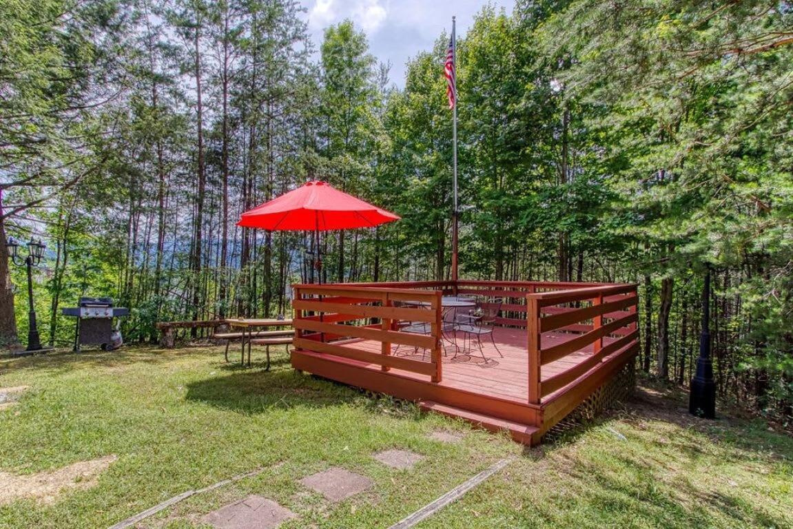 Pinecrest Townhomes-1king-2queen Unit