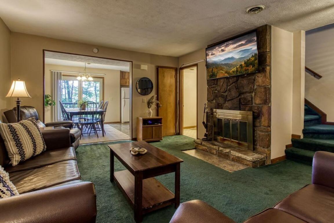 Holiday home Pinecrest Townhomes-1king-2queen Unit