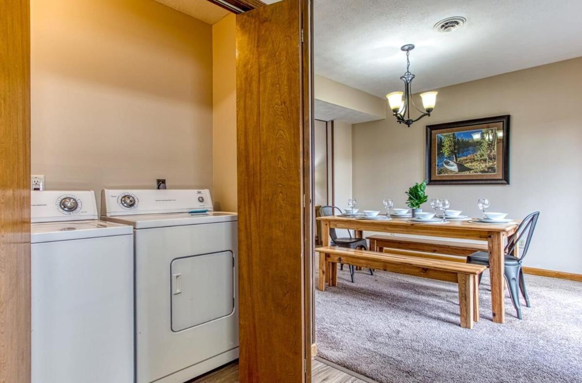 Pinecrest Townhomes-1king-2queen Unit-updated