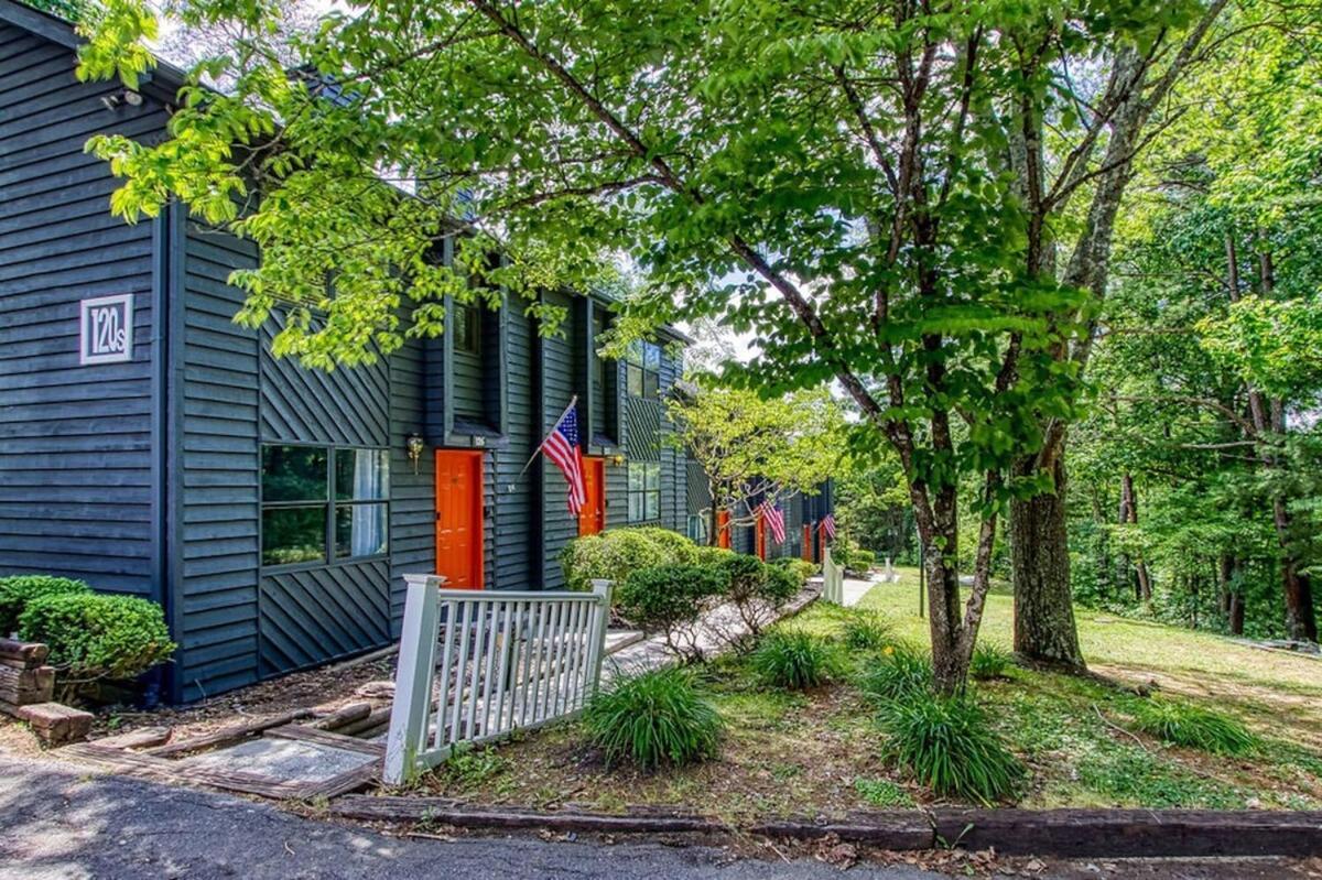 Pinecrest Townhomes-1king-2queen Unit-updated