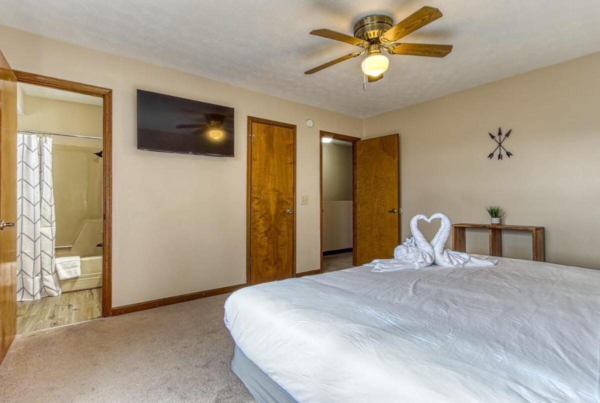 Holiday home Pinecrest Townhomes-1king-2queen Unit-updated Pigeon Forge