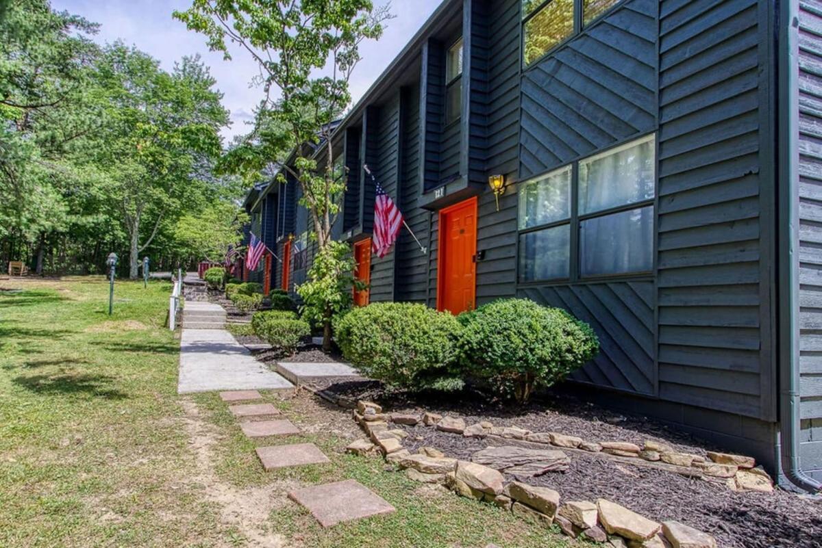 Pinecrest Townhomes-1king-2queen Unit-updated Holiday home Pigeon Forge