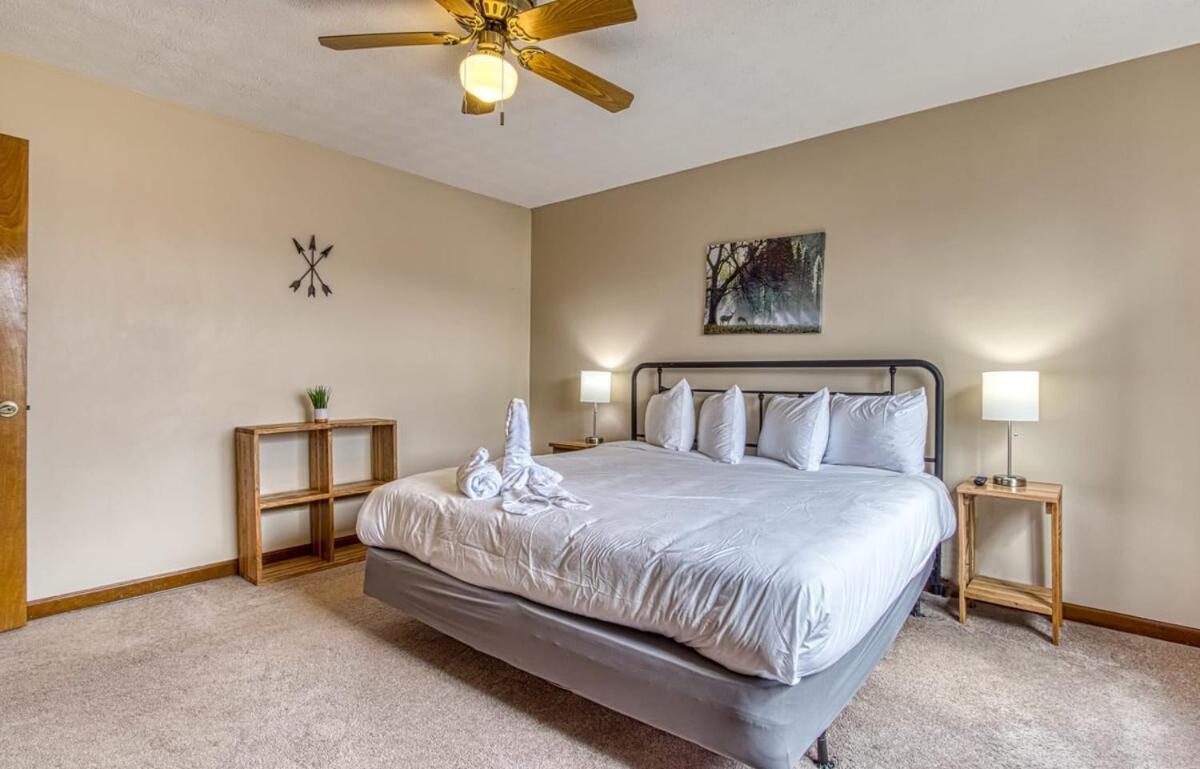 Pinecrest Townhomes-1king-2queen Unit-updated Pigeon Forge