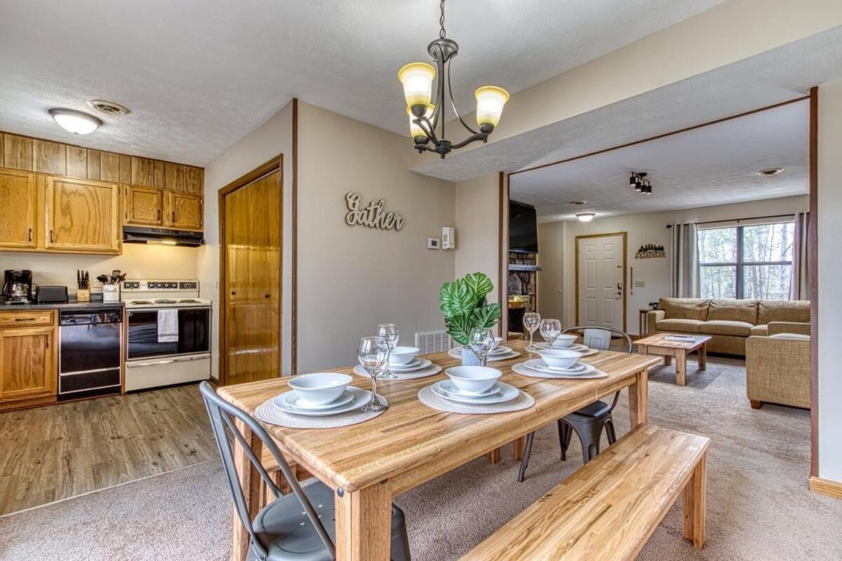 Pinecrest Townhomes-1king-2queen Unit-updated Pigeon Forge