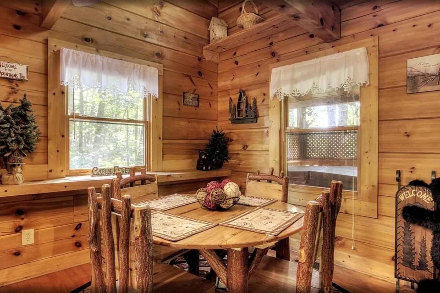 Holiday home Cozy Loft Firepit, Jacuzzi Near Pigeon Forge