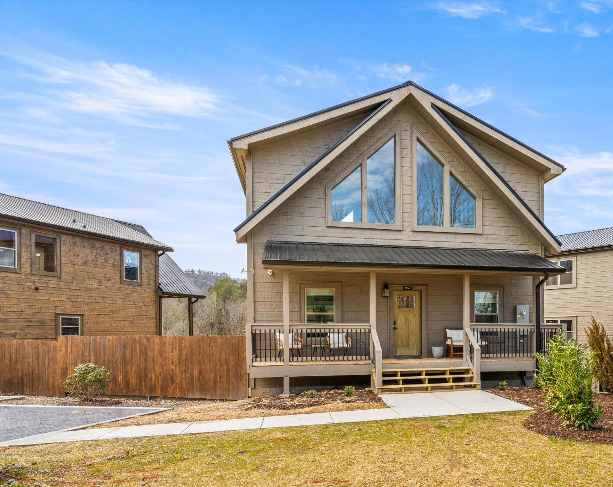 New - Heated Indoor Pool, Jacuzzi, Gameroom Holiday home Pigeon Forge