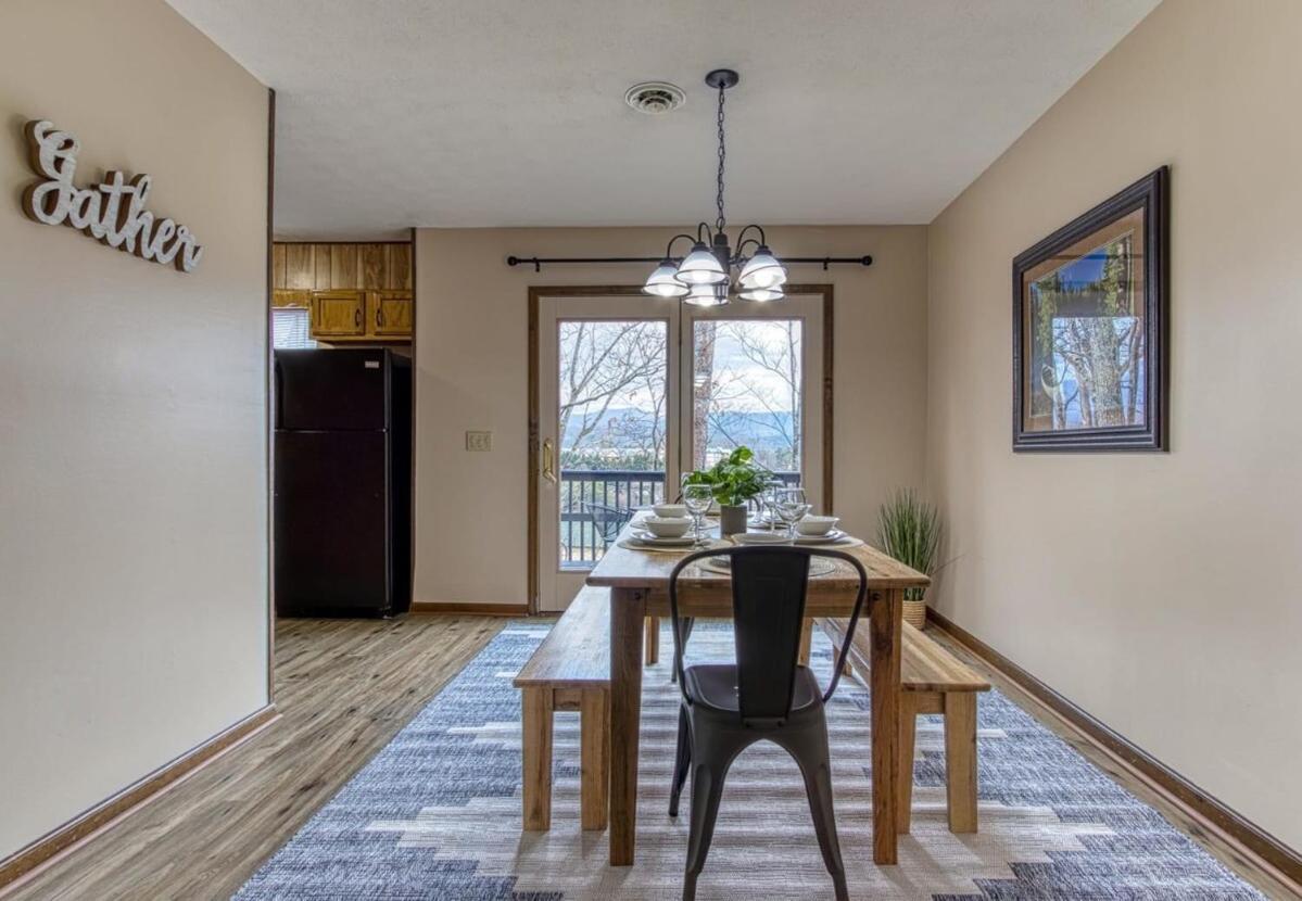 Pinecrest 1k 2f 2t Next To Dollywood Holiday home