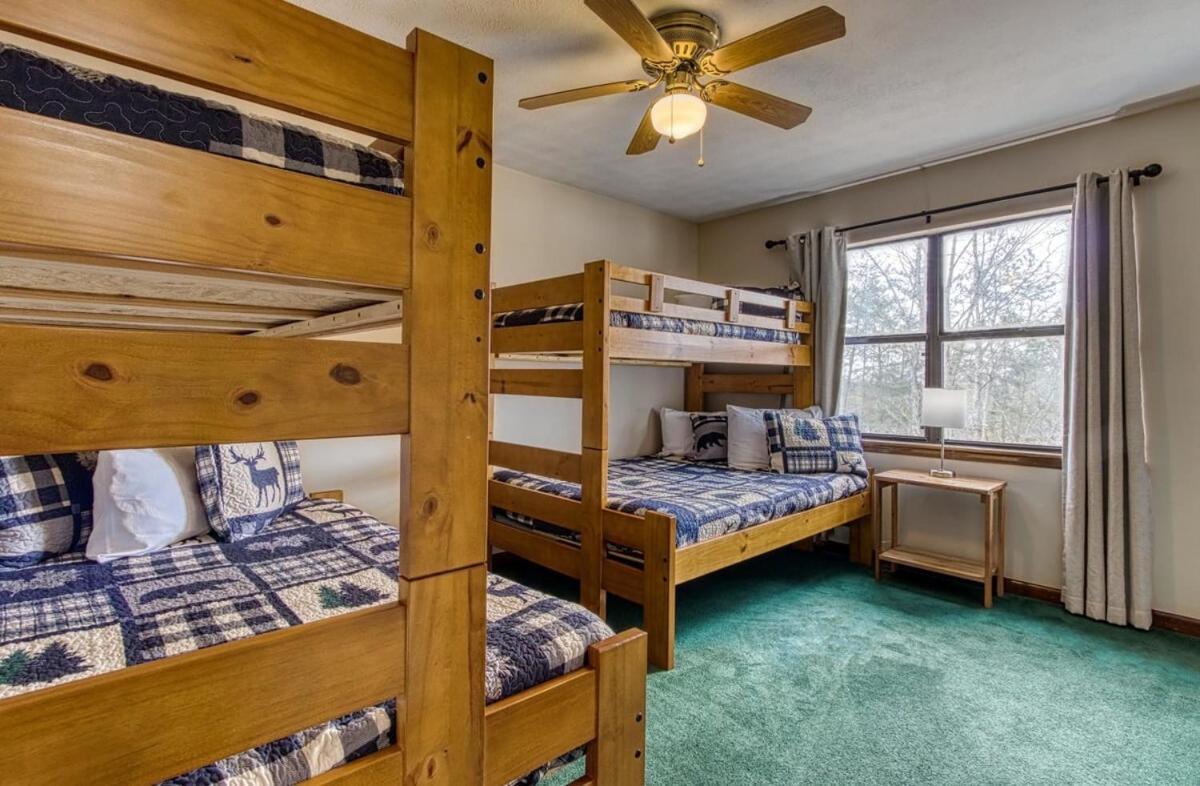Pinecrest 1k 2f 2t Next To Dollywood Holiday home Pigeon Forge