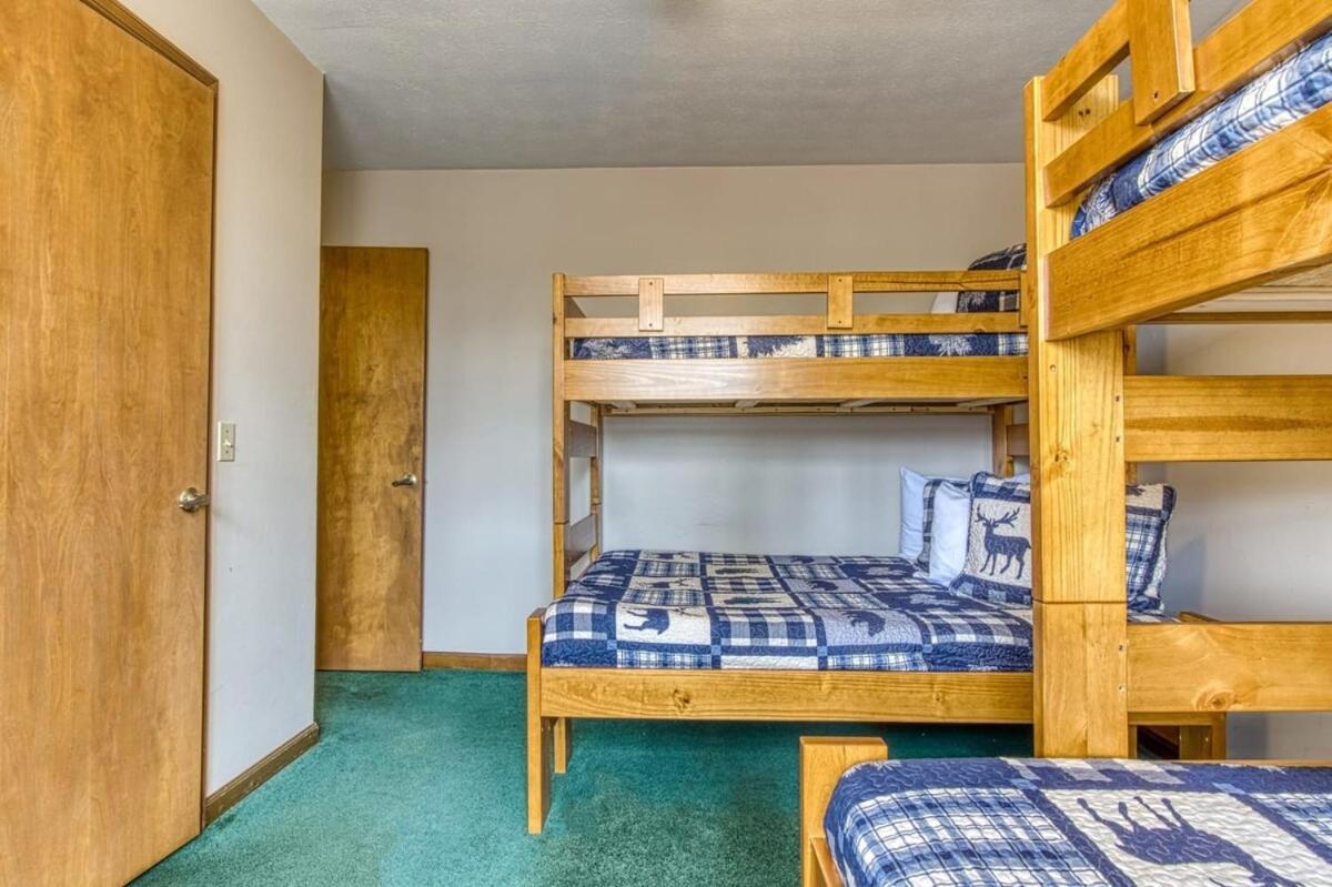 Pinecrest 1k 2f 2t Next To Dollywood Holiday home