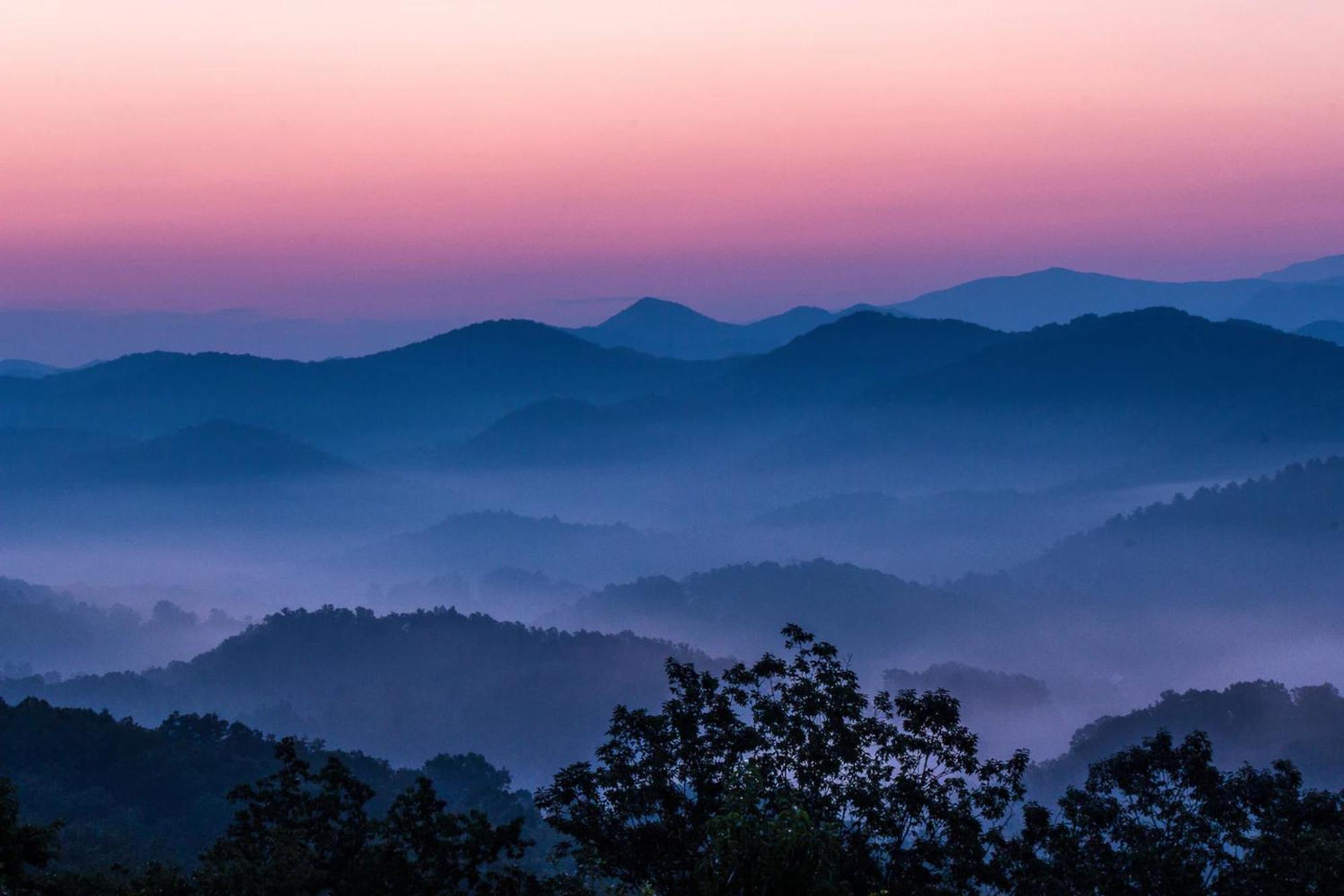 Views 1br15bath Pet-friendly With Hot Tub & Bbq Holiday home Pigeon Forge