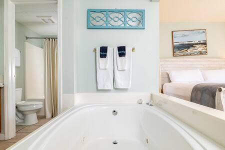 Dolly's Hideout - Newly Renovated, Less Than 1 Mi To Parkway Holiday home *