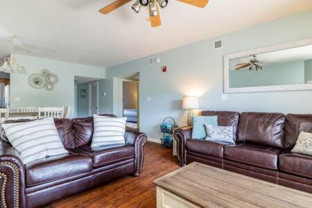 Holiday home Dolly's Hideout - Newly Renovated, Less Than 1 Mi To Parkway Pigeon Forge