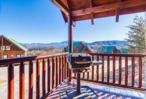 Solid Ground With Yard! * Pigeon Forge