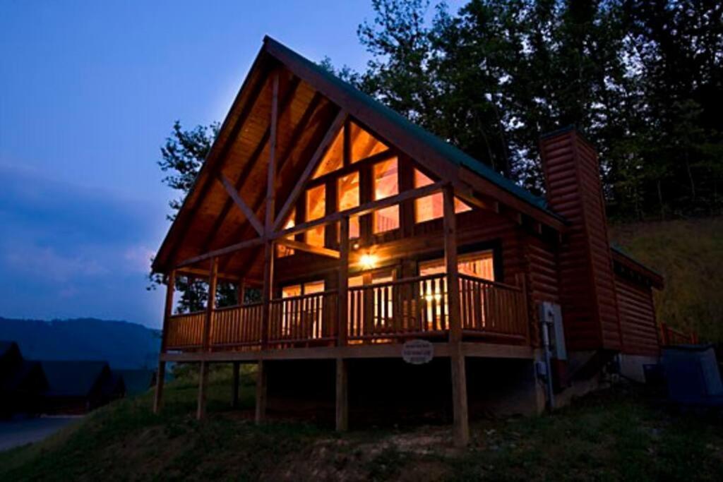Solid Ground With Yard! * Pigeon Forge