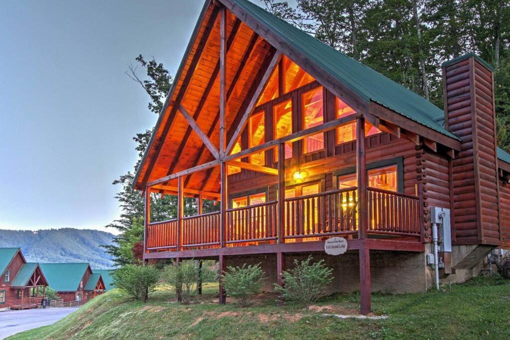 Solid Ground With Yard! * Pigeon Forge