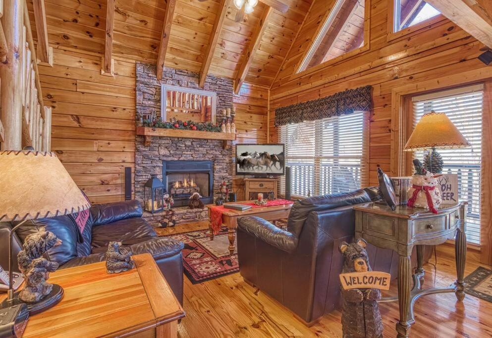 Solid Ground With Yard! Pigeon Forge