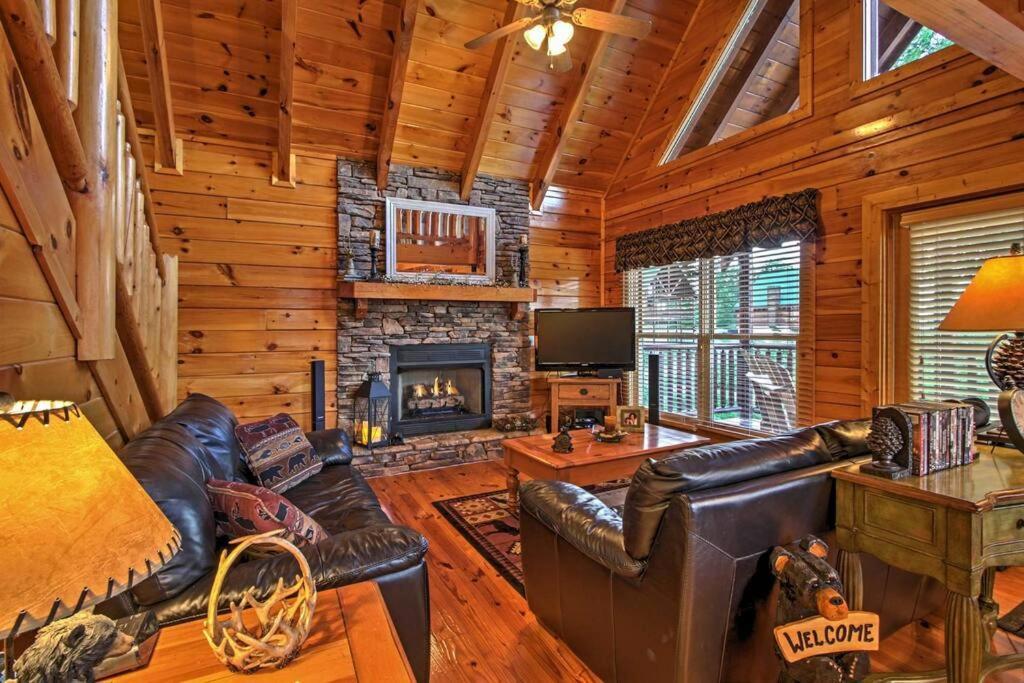 Solid Ground With Yard! * Pigeon Forge