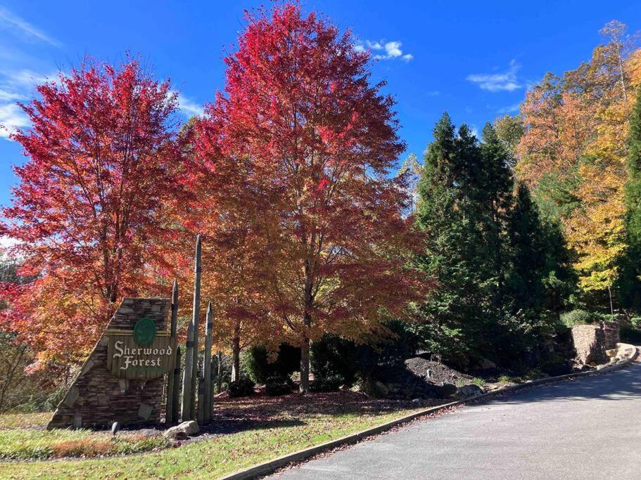 Holiday home Solid Ground With Yard! Pigeon Forge