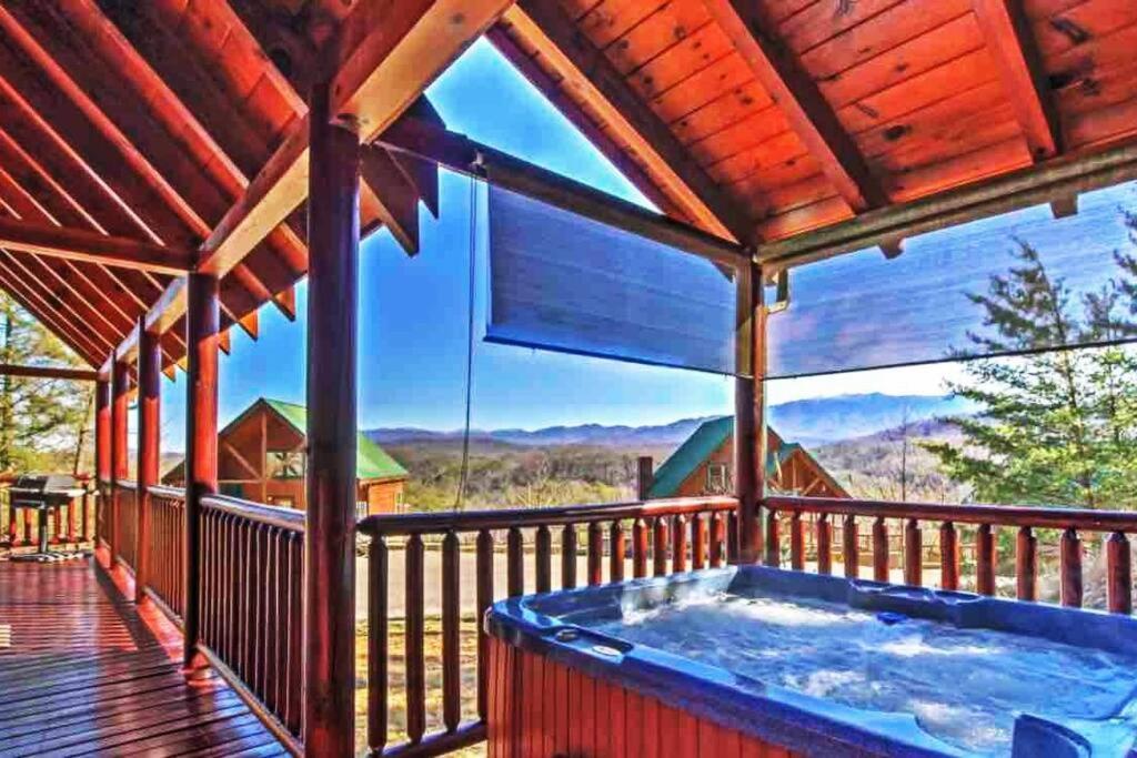 Solid Ground With Yard! Holiday home Pigeon Forge