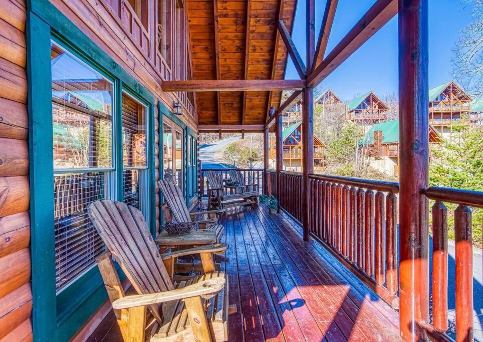 Solid Ground With Yard! Pigeon Forge