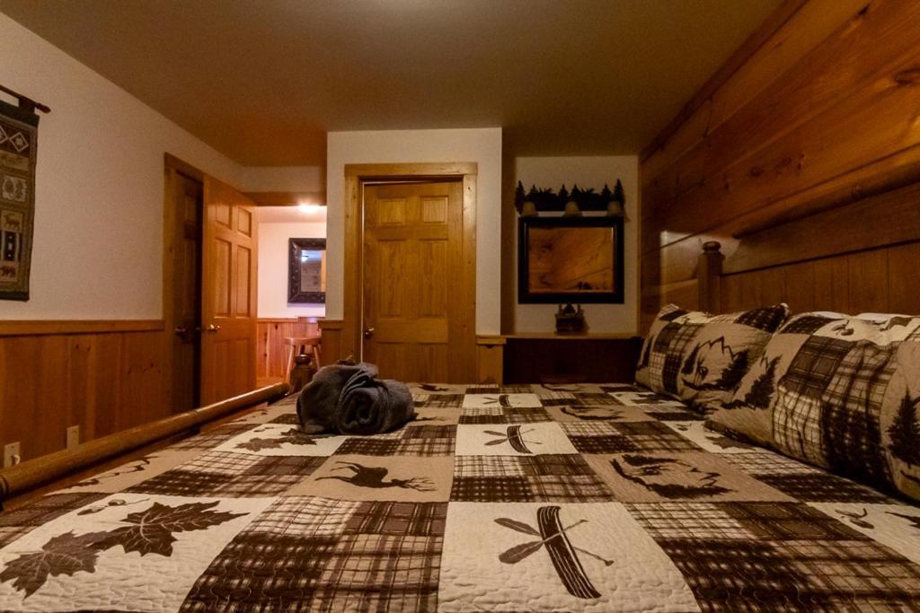 Smoky Mountain Retreat- With Modern Amenities In The Heart Of Pf Holiday home