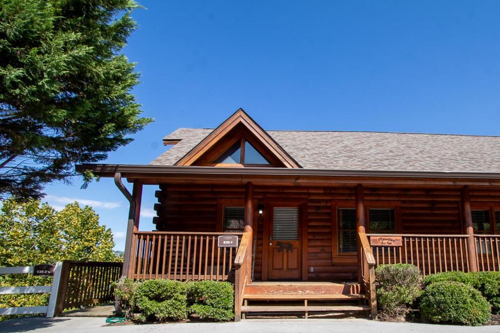 Smoky Mountain Retreat- With Modern Amenities In The Heart Of Pf