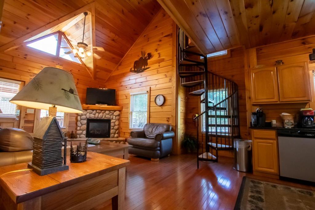 Holiday home Smoky Mountain Retreat- With Modern Amenities In The Heart Of Pf