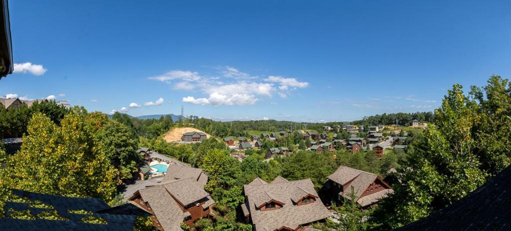 Smoky Mountain Retreat- With Modern Amenities In The Heart Of Pf *