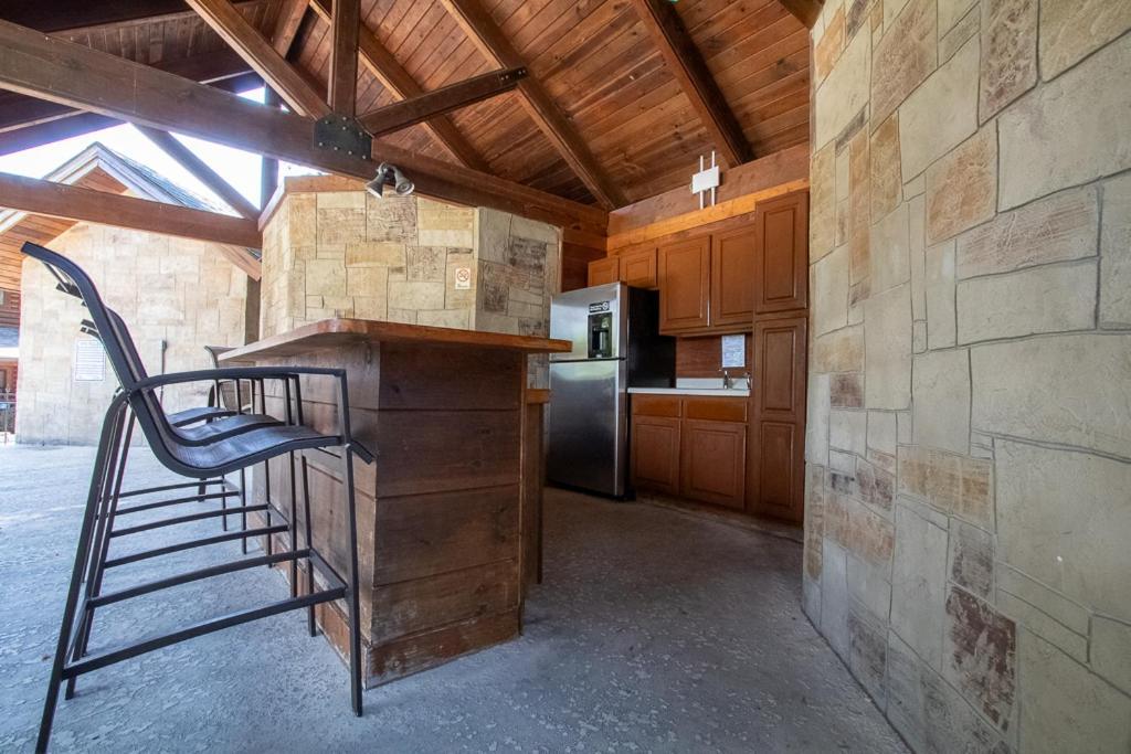 Smoky Mountain Retreat- With Modern Amenities In The Heart Of Pf *