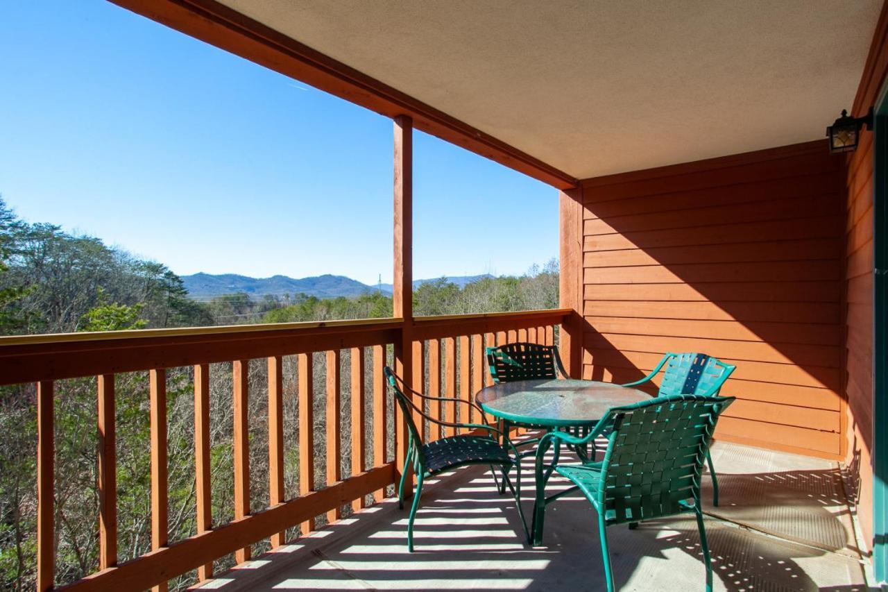 Holiday home Papa Bears Hideaway Stunning Views Communitypool