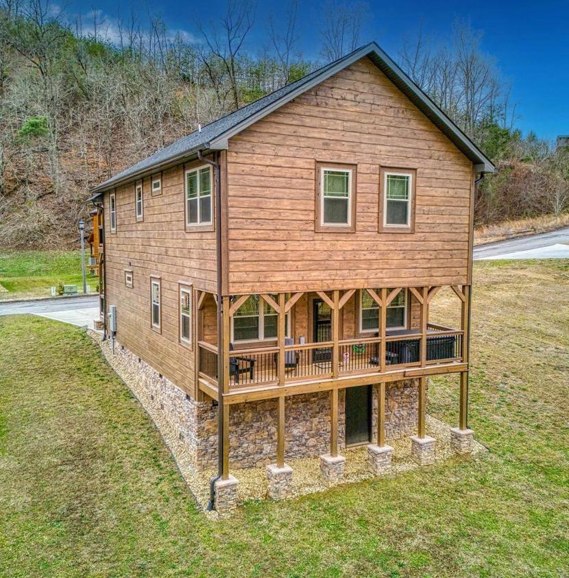 Creekside Lodge, Hot Tub, 1089 Of Free Attraction Tickets For Each Paid Day, Dollywood And More! Pigeon Forge