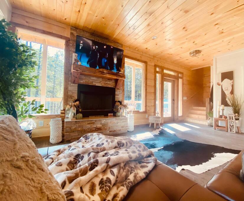 The Grand Tennessean Cabin- Four Bedroom Luxury In The Mountains Holiday home Pigeon Forge