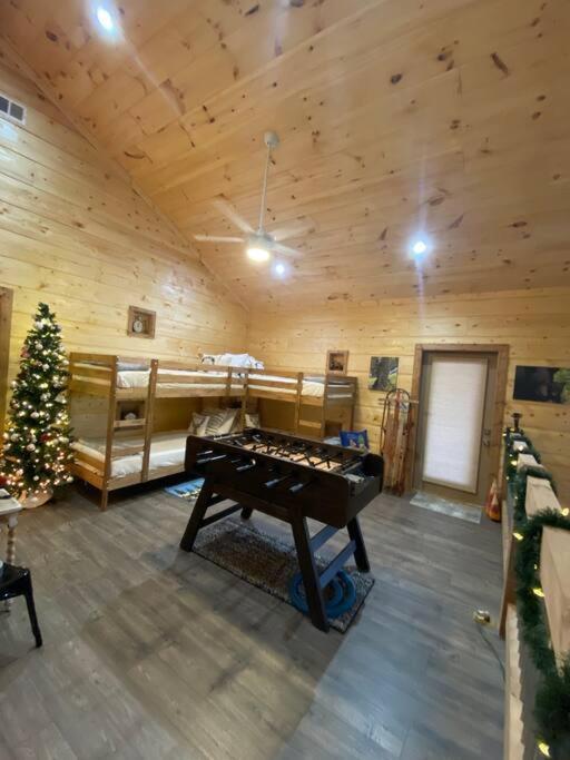 The Grand Tennessean Cabin- Four Bedroom Luxury In The Mountains Holiday home