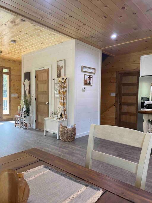 The Grand Tennessean Cabin- Four Bedroom Luxury In The Mountains Holiday home Pigeon Forge