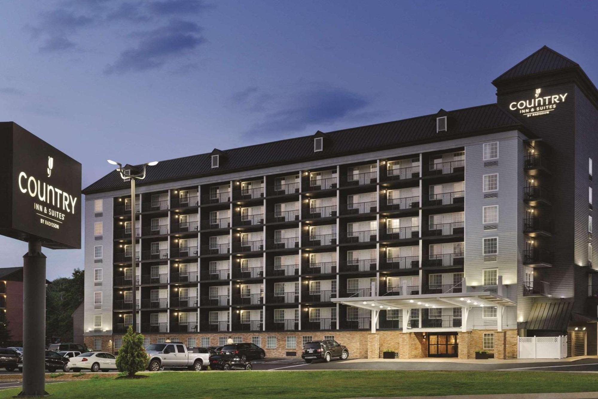 Country & By Radisson, South, Tn Hotel 3*