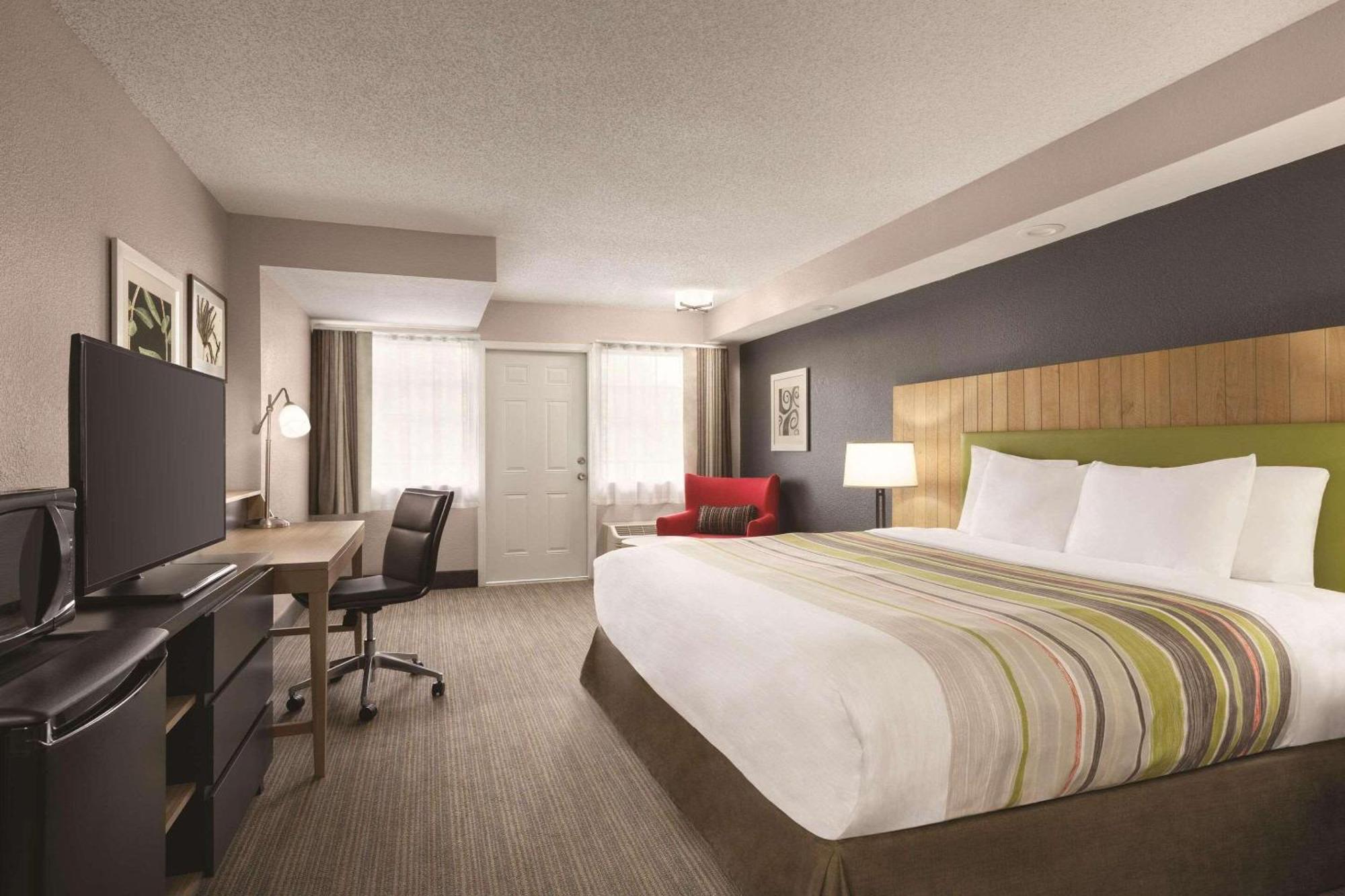 Country & By Radisson, South, Tn Hotel