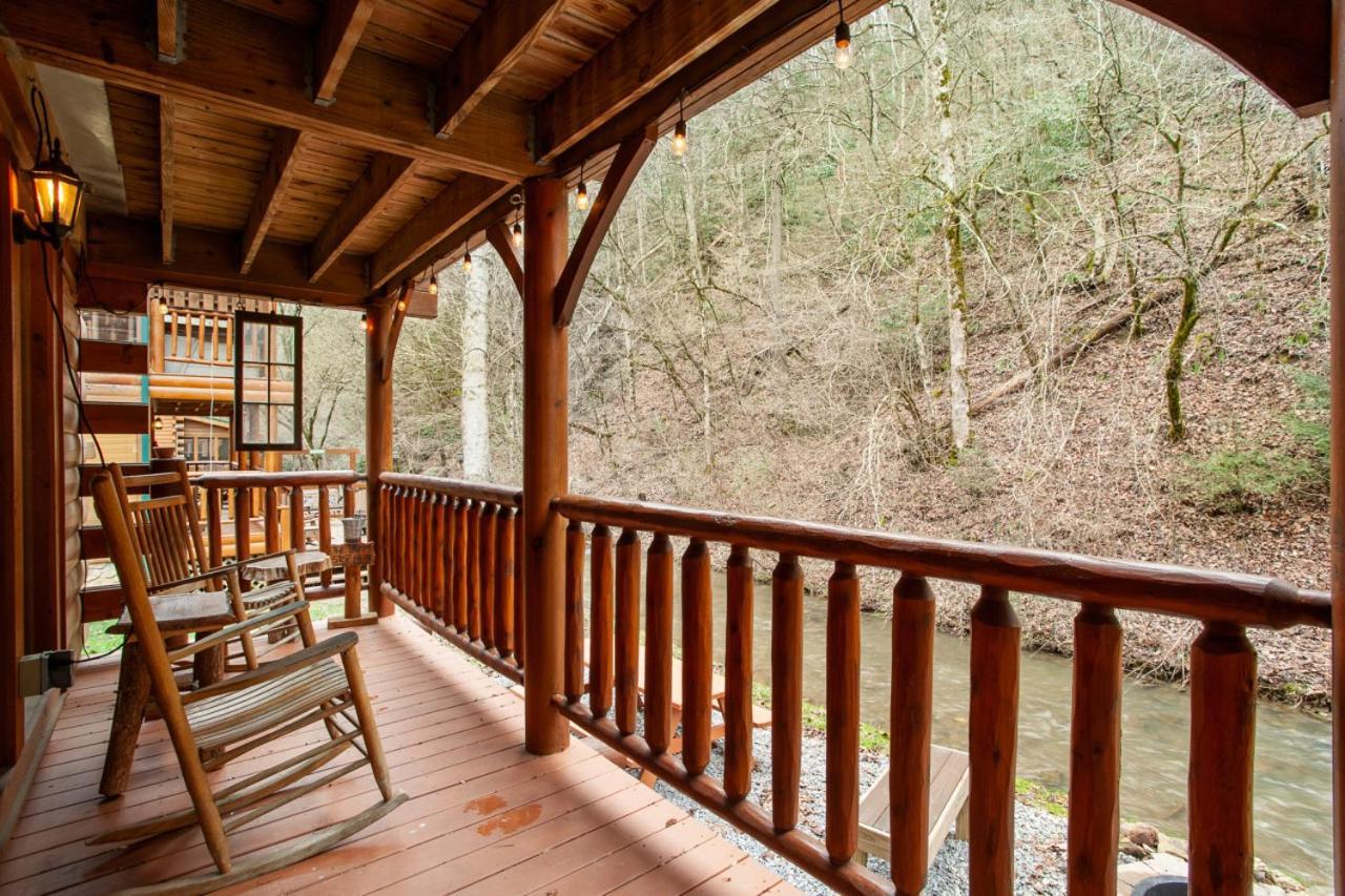 Dream On The Stream Hottub Pooltable Firepit