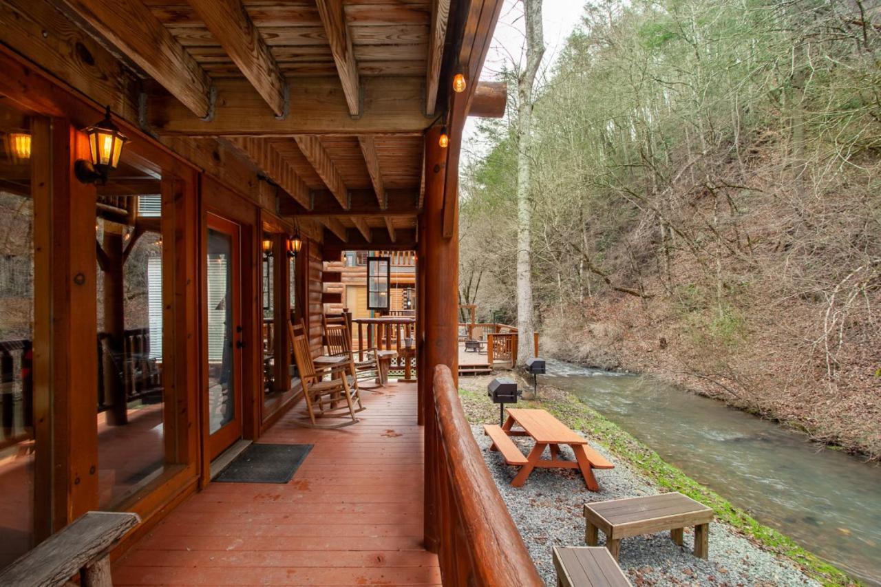 Dream On The Stream Hottub Pooltable Firepit Holiday home *