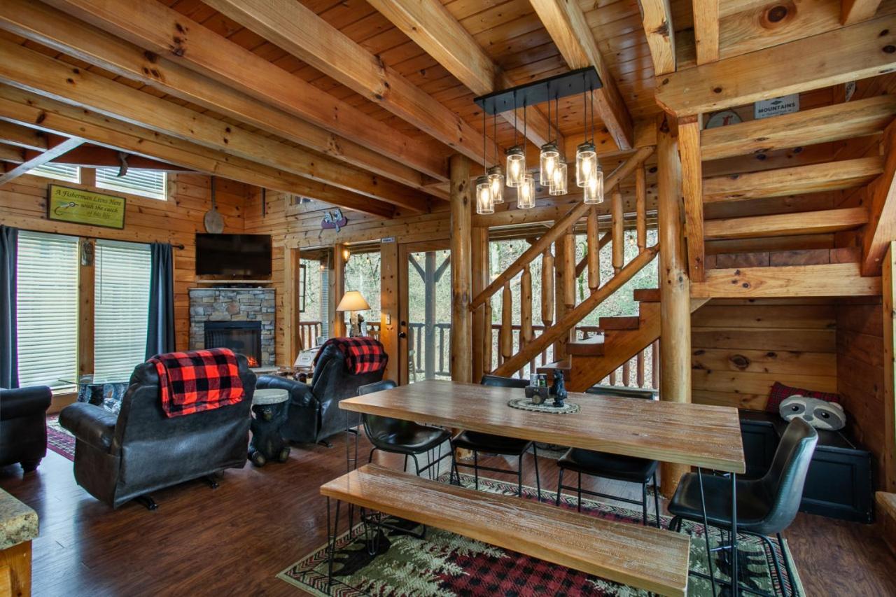 Dream On The Stream Hottub Pooltable Firepit Holiday home *