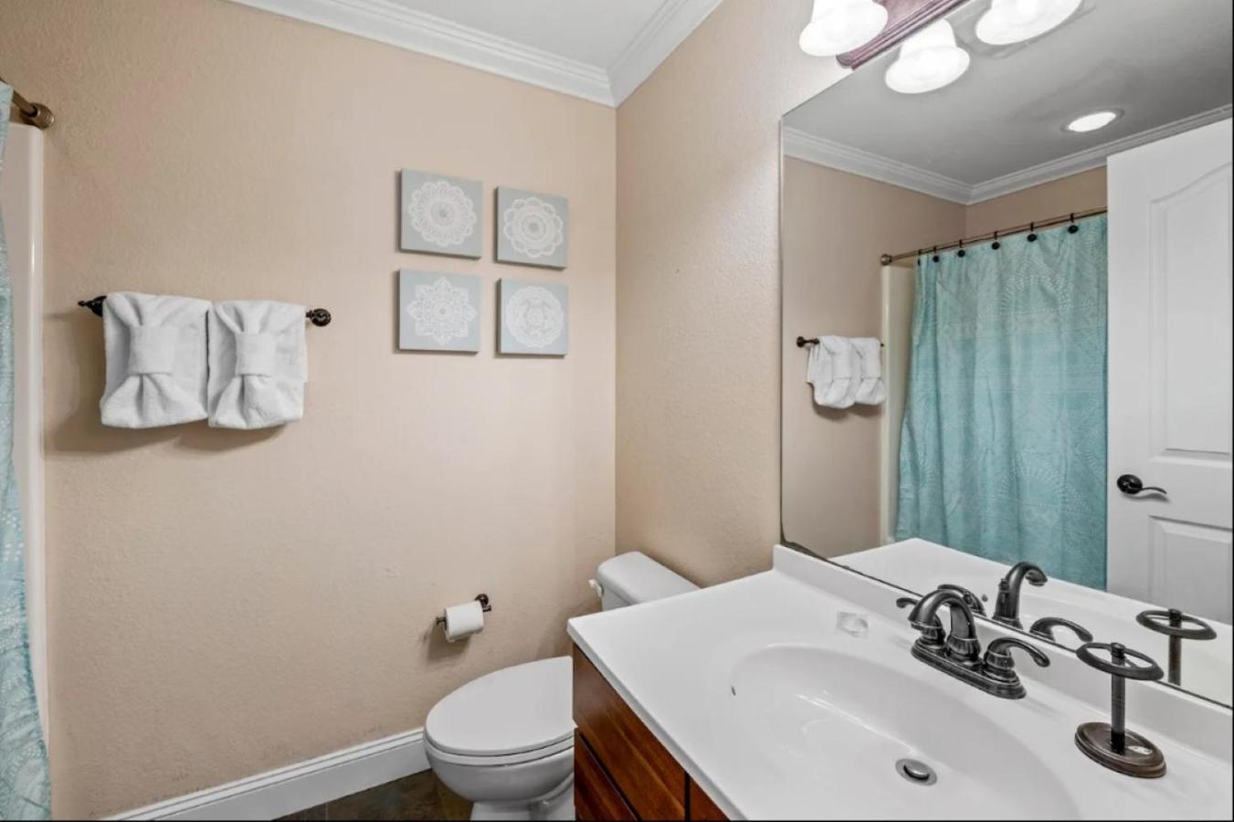 Creekside Cottage*hot Tub*entire Home-pigeon Forge Holiday home