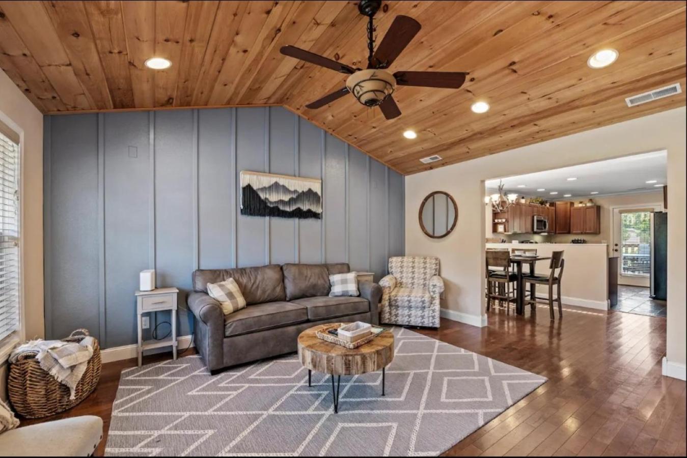 Creekside Cottage*hot Tub*entire Home-pigeon Forge Holiday home Pigeon Forge