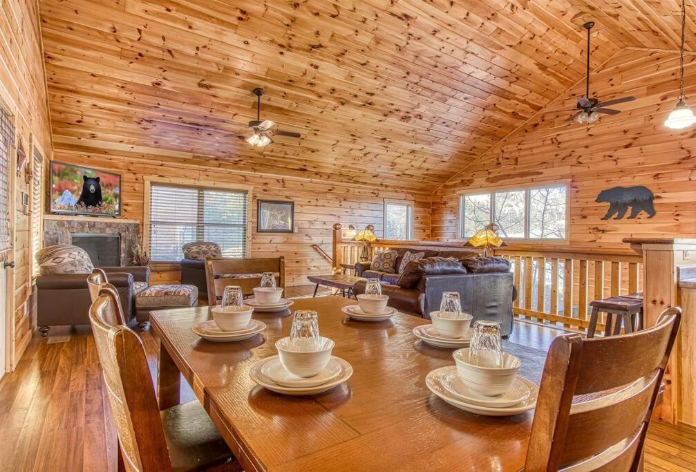 Blue Bear Near Dollywood! 1 Mile Off Pkwy Community Pool Hot Tub Game Rm Pigeon Forge