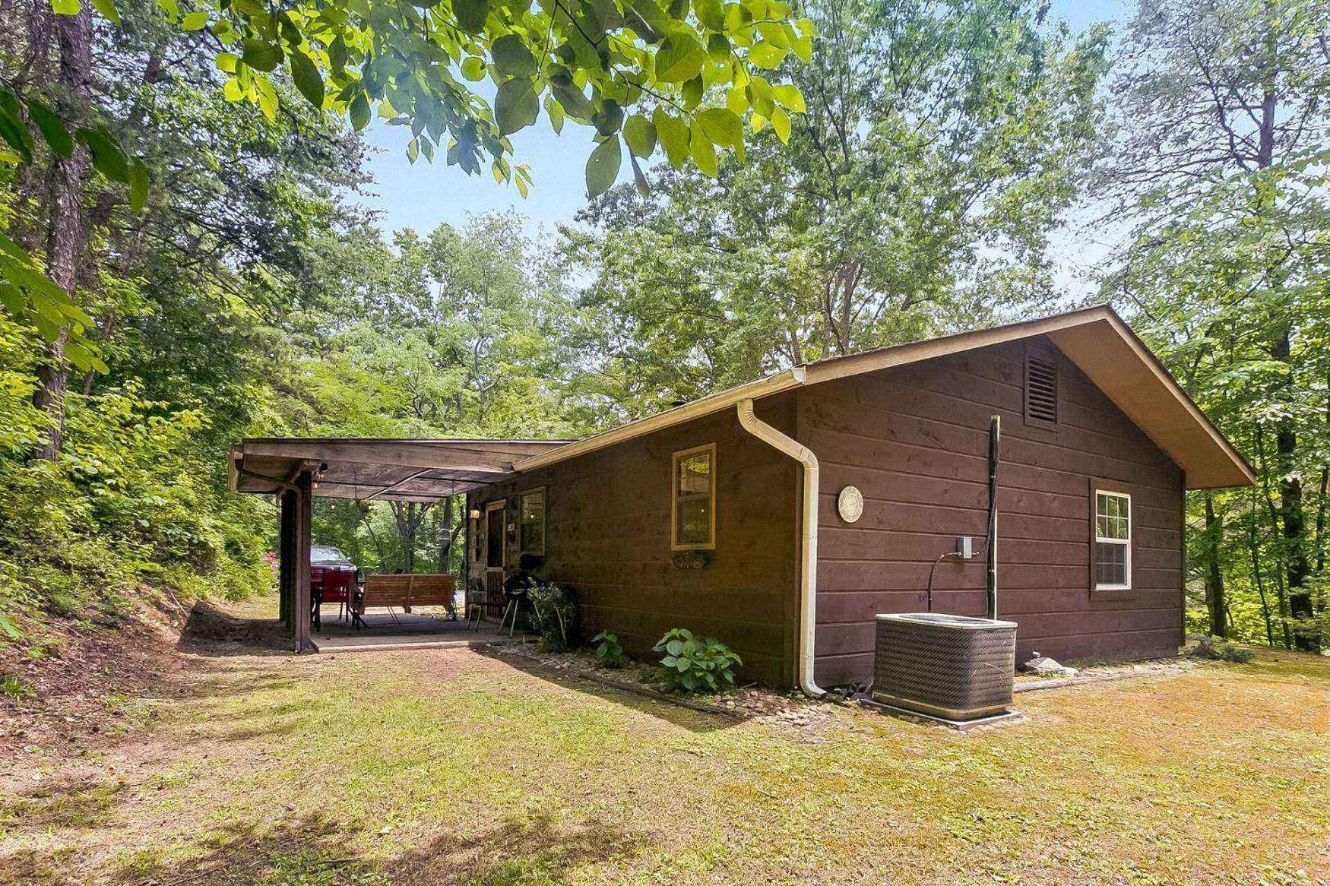 Hidden Hollow Holiday home *