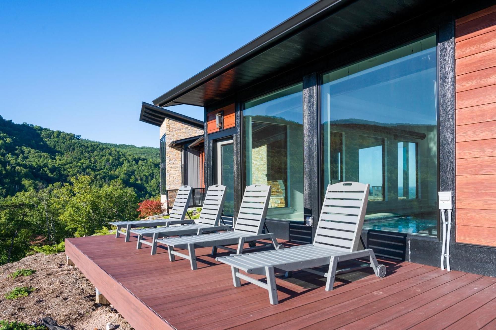 Higher Power, 6bdrm 6bath, Specials, Free Tickets, Indoor Pool, Amazing View, Hot Tub, Gameroom Villa Pigeon Forge