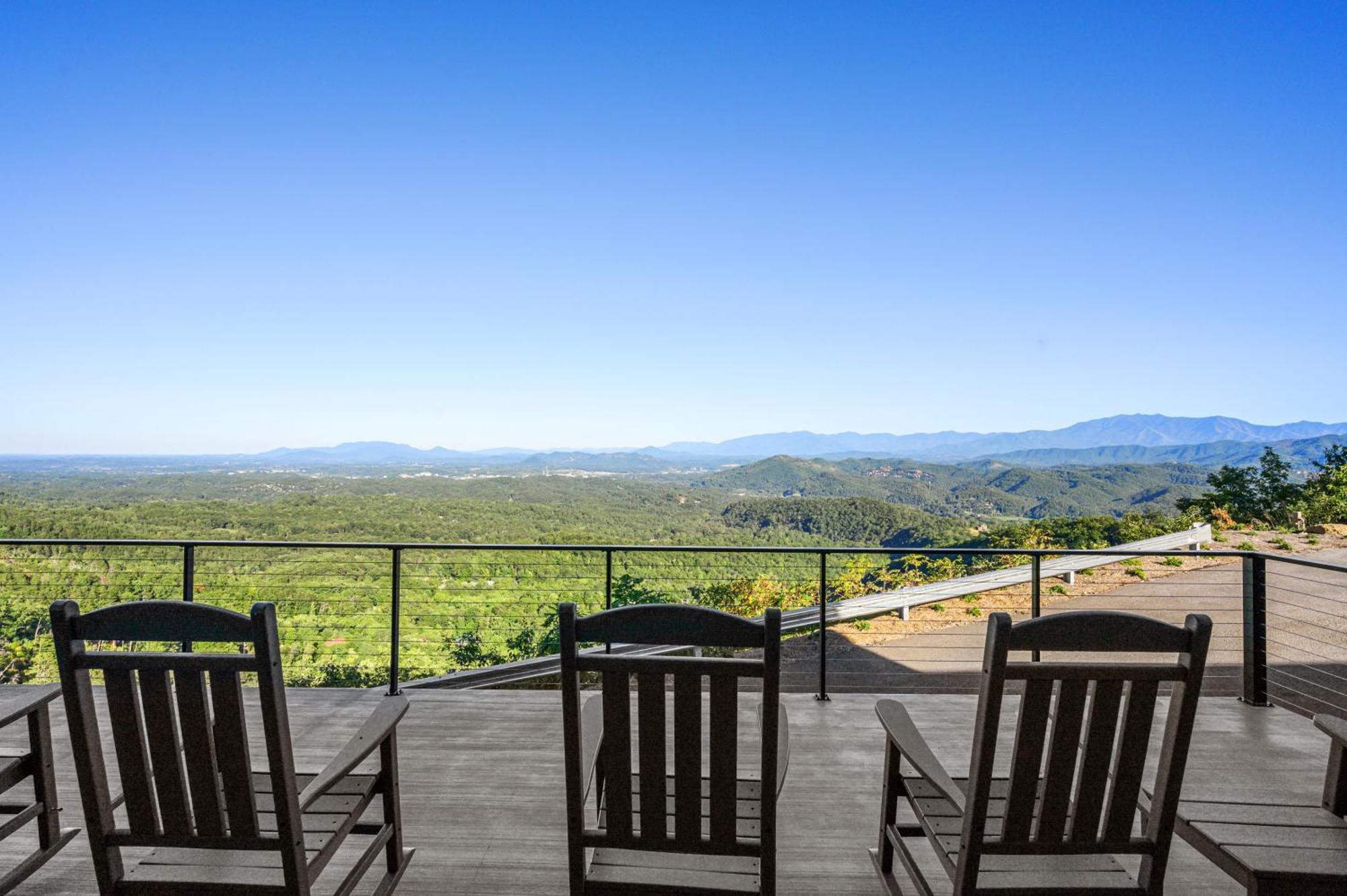 Higher Power, 6bdrm 6bath, Specials, Free Tickets, Indoor Pool, Amazing View, Hot Tub, Gameroom * Pigeon Forge