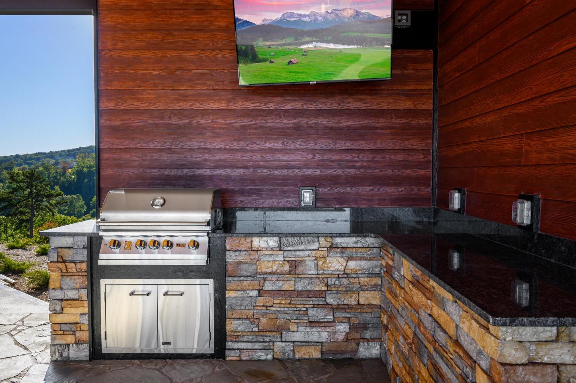 Higher Power, 6bdrm 6bath, Specials, Free Tickets, Indoor Pool, Amazing View, Hot Tub, Gameroom Villa