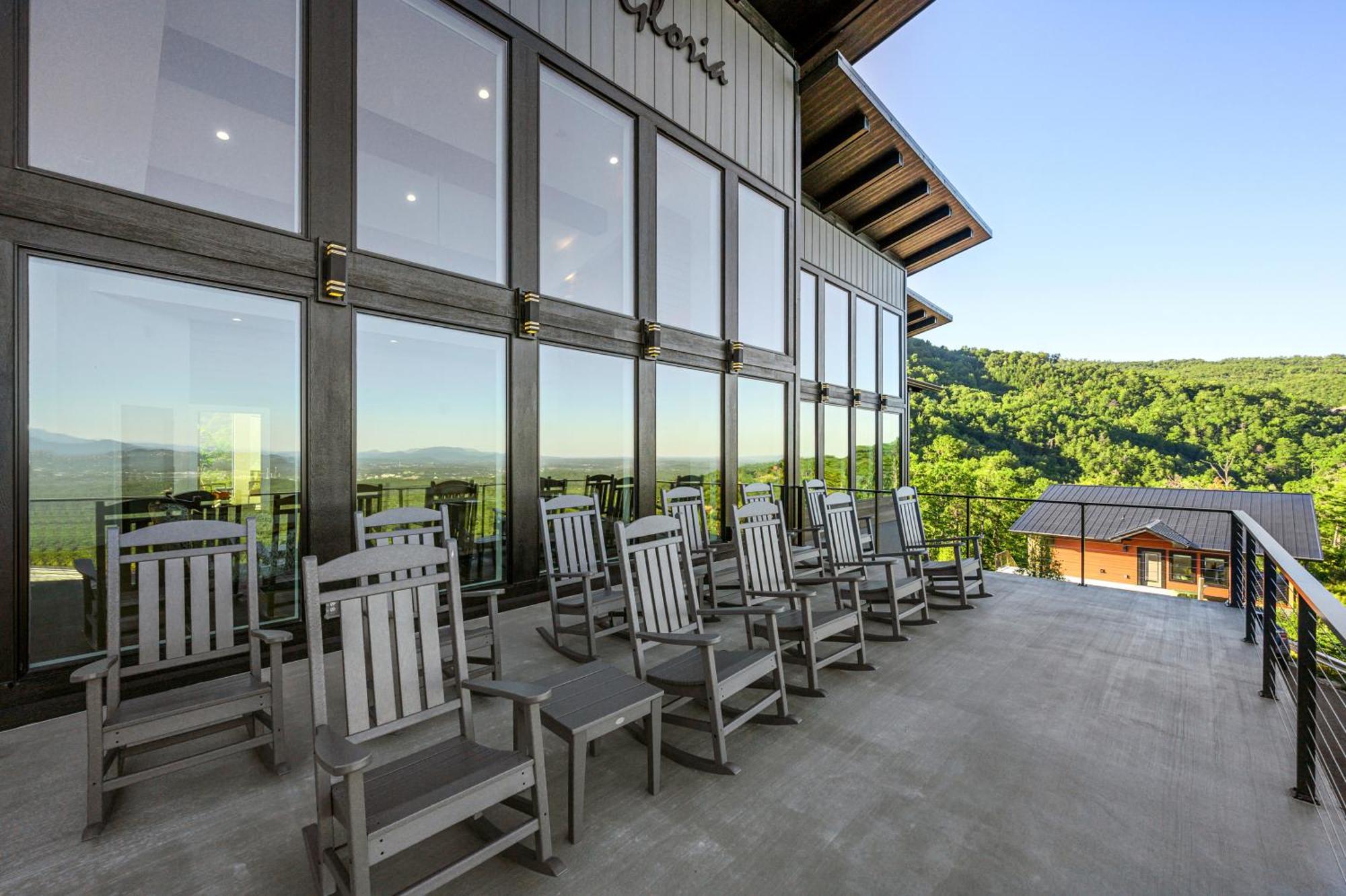Higher Power, 6bdrm 6bath, Specials, Free Tickets, Indoor Pool, Amazing View, Hot Tub, Gameroom Villa *