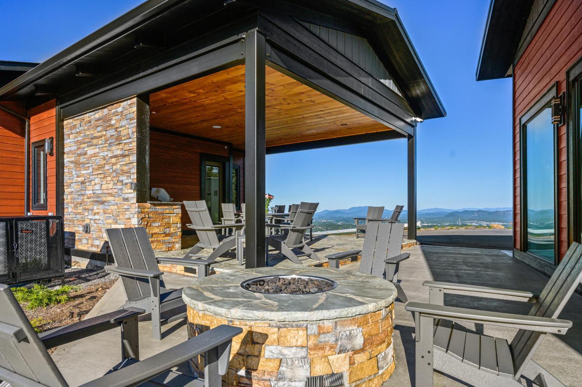 Higher Power, 6bdrm 6bath, Specials, Free Tickets, Indoor Pool, Amazing View, Hot Tub, Gameroom * Pigeon Forge