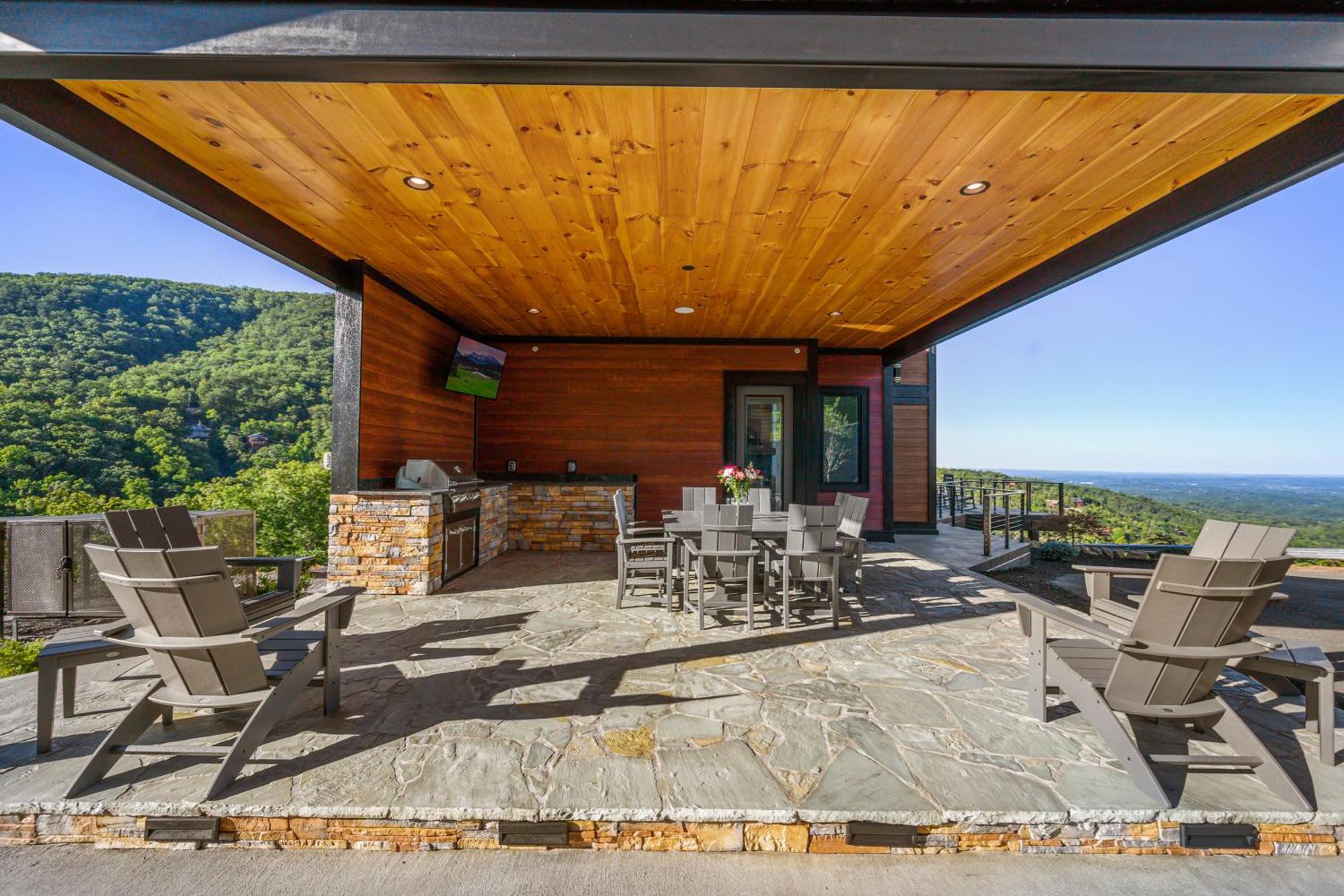 Higher Power, 6bdrm 6bath, Specials, Free Tickets, Indoor Pool, Amazing View, Hot Tub, Gameroom *