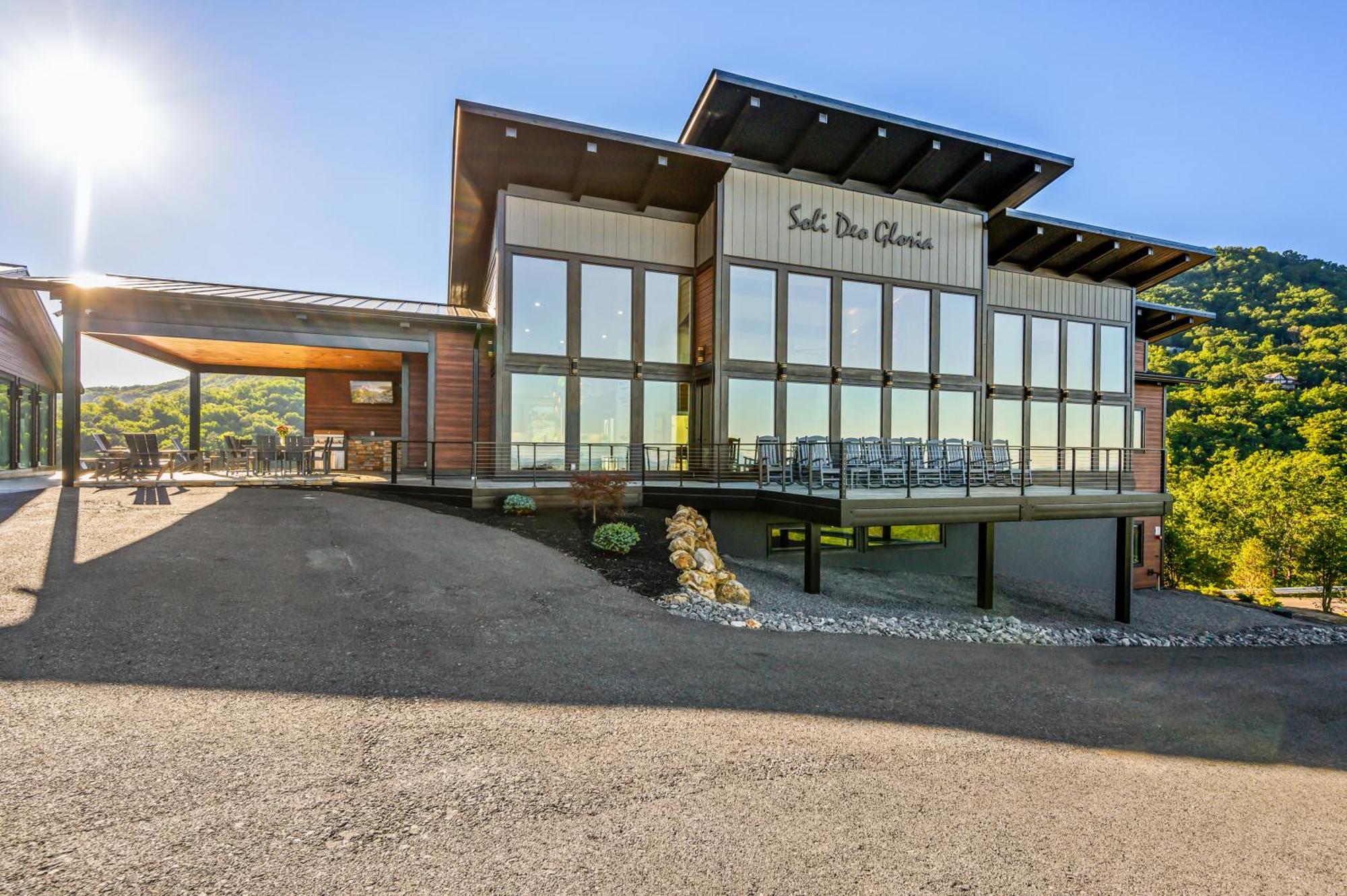 Higher Power, 6bdrm 6bath, Specials, Free Tickets, Indoor Pool, Amazing View, Hot Tub, Gameroom Villa *